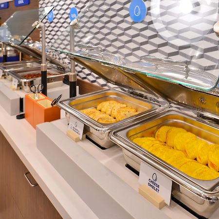 Holiday Inn Express Boston-Milford By Ihg Buitenkant foto