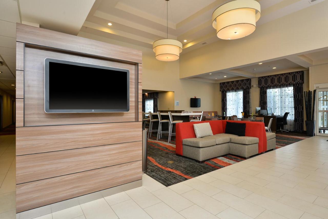 Holiday Inn Express Boston-Milford By Ihg Buitenkant foto