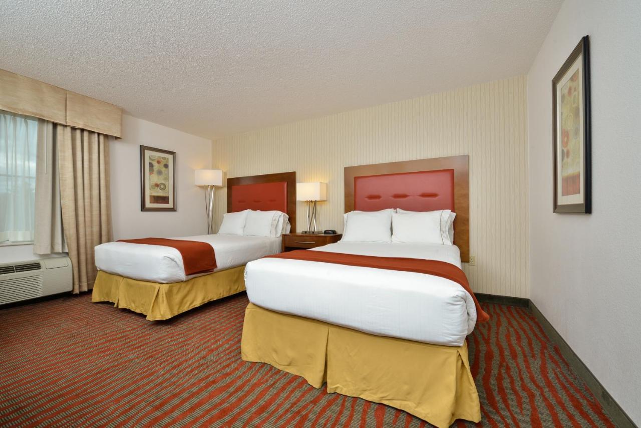 Holiday Inn Express Boston-Milford By Ihg Buitenkant foto