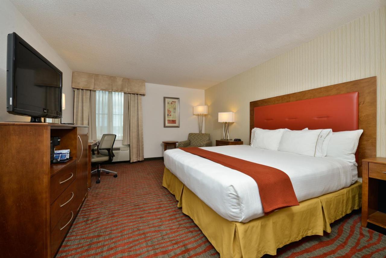 Holiday Inn Express Boston-Milford By Ihg Buitenkant foto