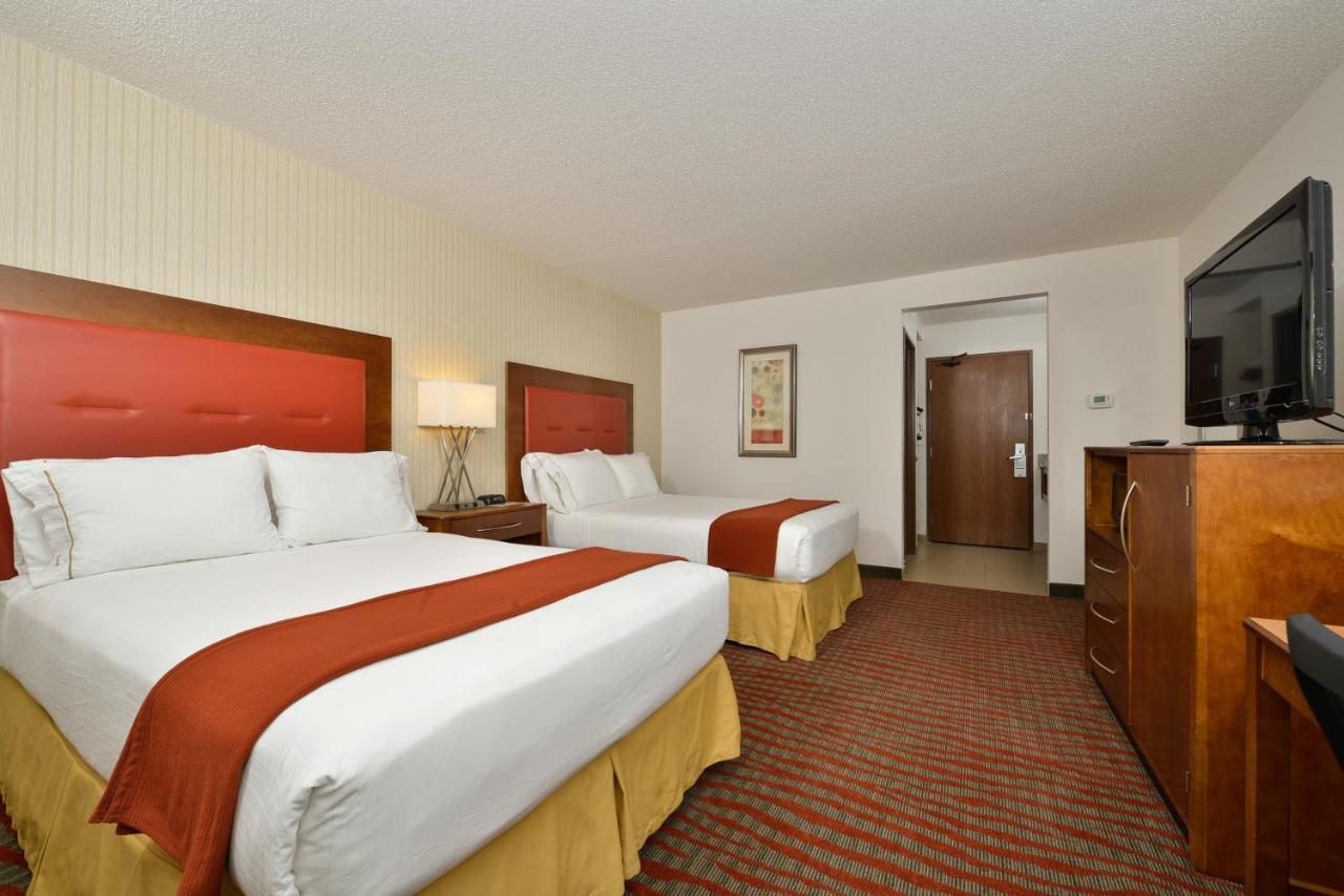 Holiday Inn Express Boston-Milford By Ihg Buitenkant foto