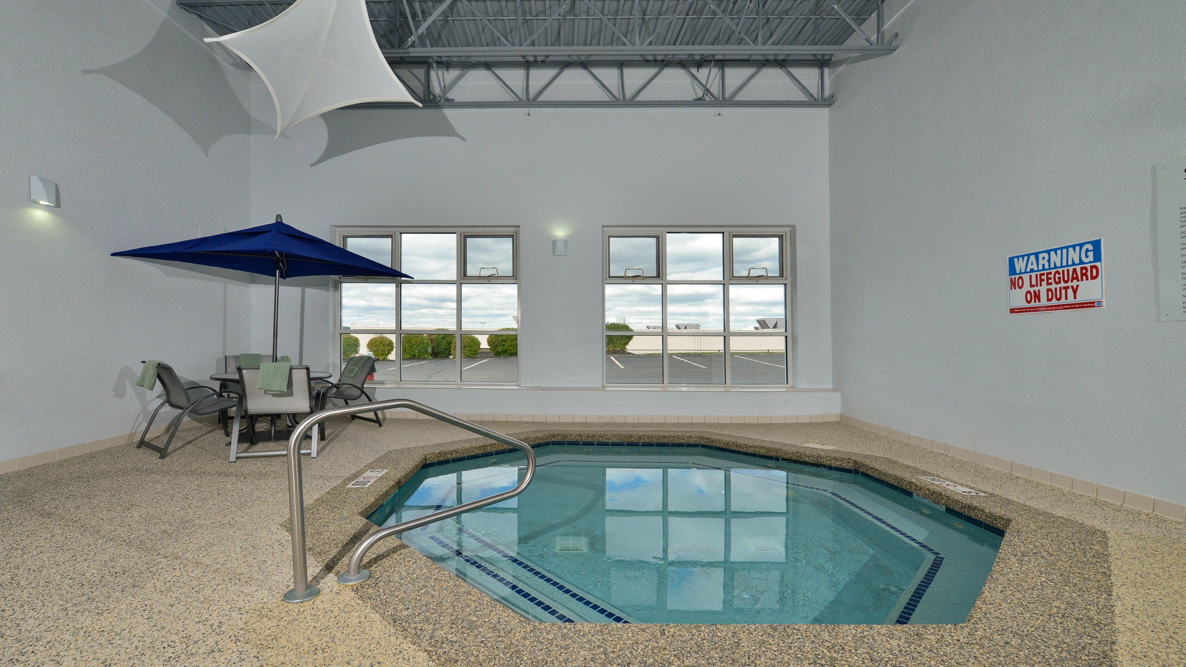 Holiday Inn Express Boston-Milford By Ihg Buitenkant foto