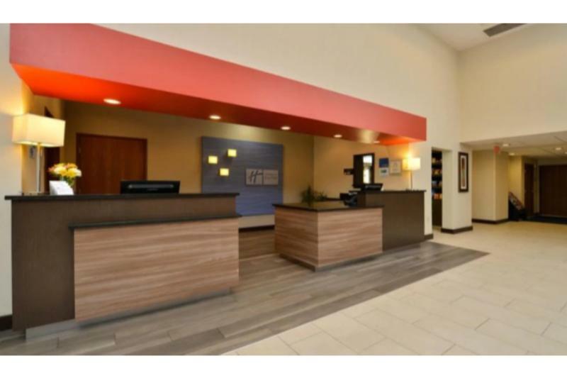 Holiday Inn Express Boston-Milford By Ihg Buitenkant foto